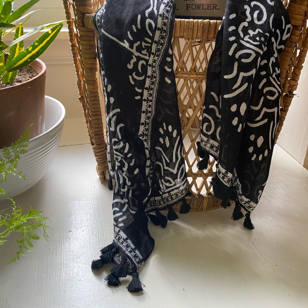 NWT Chico’s Scarf